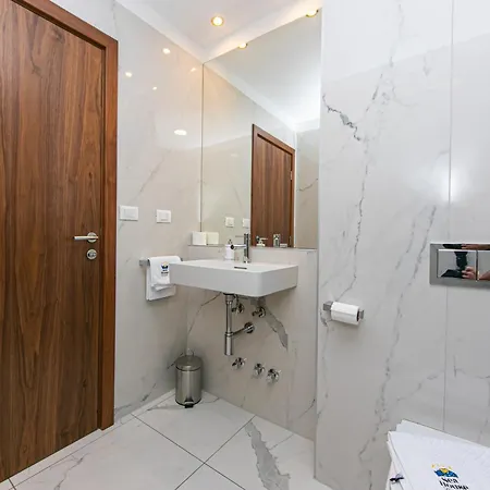 Apartmán Seaside With A Swimming Pool Brela, Makarska - 20229