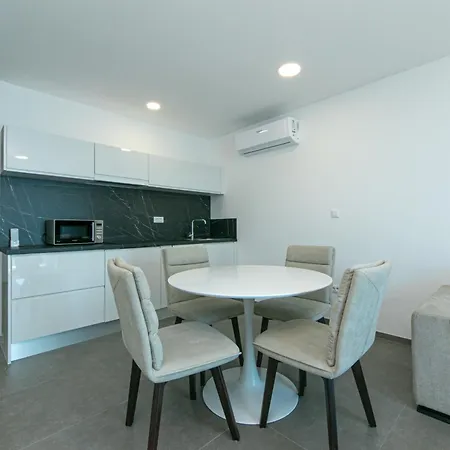 Apartment Seaside With A Swimming Pool Brela, Makarska - 20229 Brela
