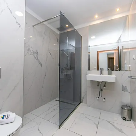 Seaside With A Swimming Pool Brela, Makarska - 20229 Apartment Brela