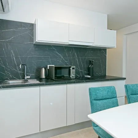 Apartment Seaside With A Swimming Pool Brela, Makarska - 20229