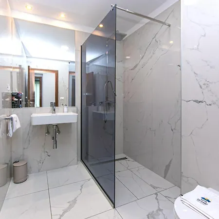 Apartment Seaside With A Swimming Pool Brela, Makarska - 20229
