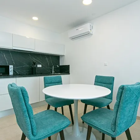 Seaside With A Swimming Pool Brela, Makarska - 20229 Apartment *