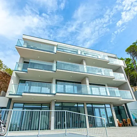 Apartment Seaside With A Swimming Pool Brela, Makarska - 20229